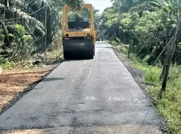 Dokumentasi pembangunan jalan di Kota Bengkulu.