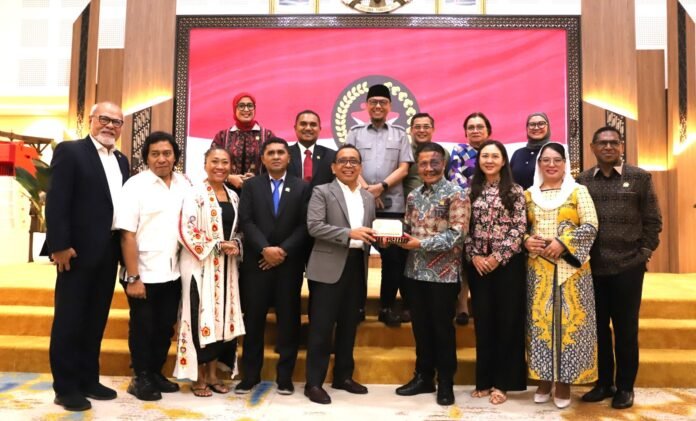 IMG-20250520-WA0034 rapat konsultasi antara Dewan Perwakilan Daerah (DPD) RI dan Kementerian Koordinator Bidang Pembangunan Manusia dan Kebudayaan (Kemenko PMK), Senin (20/5).
