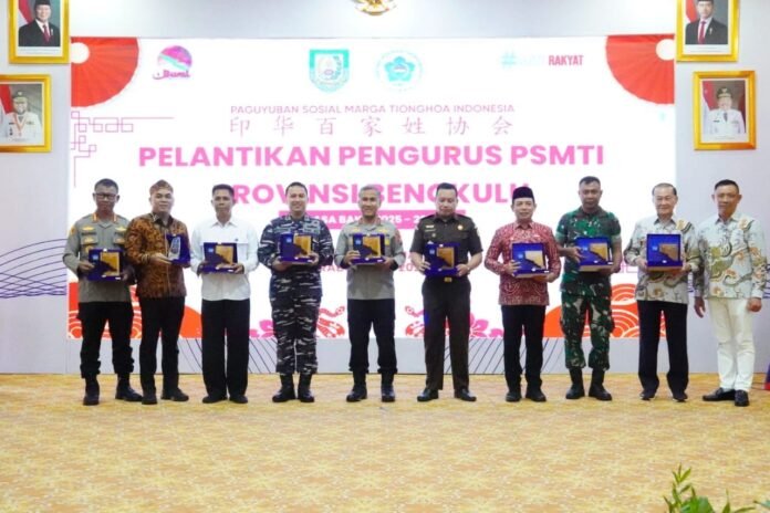 Pelantikan pengurus Paguyuban Sosial Marga Tionghoa Indonesia (PSMTI) Provinsi Bengkulu periode 2025–2029 yang digelar di Balai Raya Semarak, Rabu (21/5/2025).