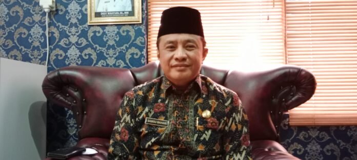 Direktur PDAM Samsu Bahari