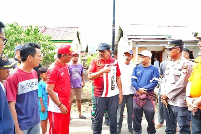 Wakil Gubernur Mian bersama forkopimda meninjau langsung bangunan rumah warga yang terdampak gempa di dua RT yaitu RT 50 dan RT 48 Perumahan Rafflesia Betungan.