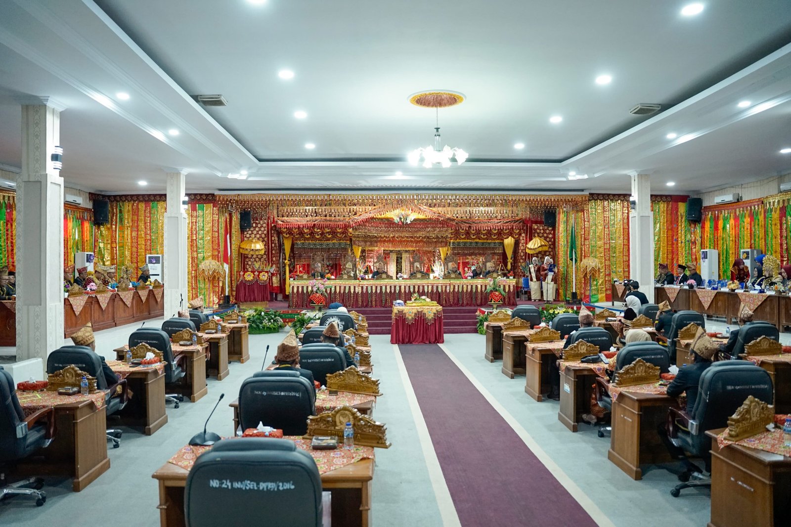 HUT Lebong ke-22, Helmi–Mian Beri Kado Jalan Mulus hingga Ambulans Gratis