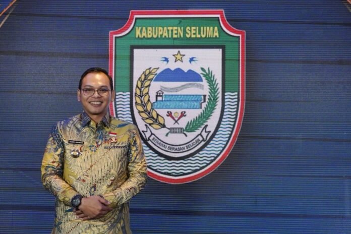 Bupati Seluma, Teddy Rahman.