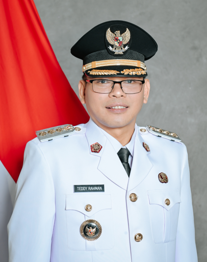 Bupati Seluma Teddy Rahman