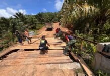 Satgas TMMD Kodim 0425/Seluma Percepat Pengerjaan Rehaban Jembatan Penghubung di Desa Lubuk Lagan