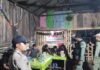 Satpol PP Bengkulu Tertibkan Warem di Pantai Panjang, Tuak dan Miras Dimusnahkan