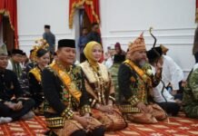 Panglima Kopassus Terima Gelar Adat Panglima Raja