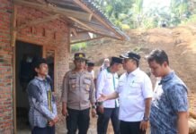 Pemkab Seluma Serahkan Kunci Rumah Program RTLH Baznas kepada Warga Napal