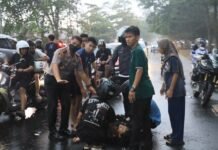 Humanis dan Responsif, Kapolda Bengkulu Berikan Pertolongan kepada Korban Laka di Pantai Panjang