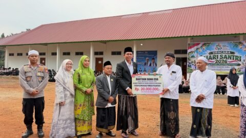 Wabup Mukomuko Serahkan Bantuan CSR Bank Bengkulu untuk Pesantren
