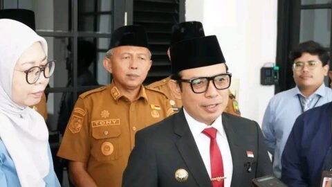 Pemkot Bengkulu Bahas Penguatan BPRS Fadilah Bersama OJK