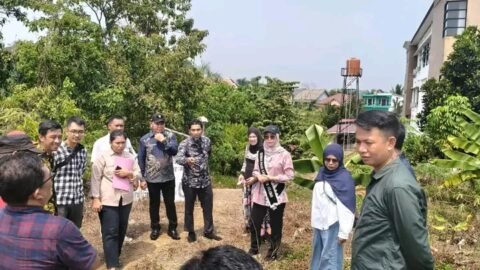 Bunda PAUD Seluma Tinjau Lokasi Rencana Unit PAUD Negeri Baru