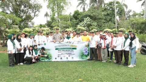 Karantina Bengkulu Bersihkan Eceng Gondok di Sungai Kuala Alam, Cegah Ancaman Spesies Invasif