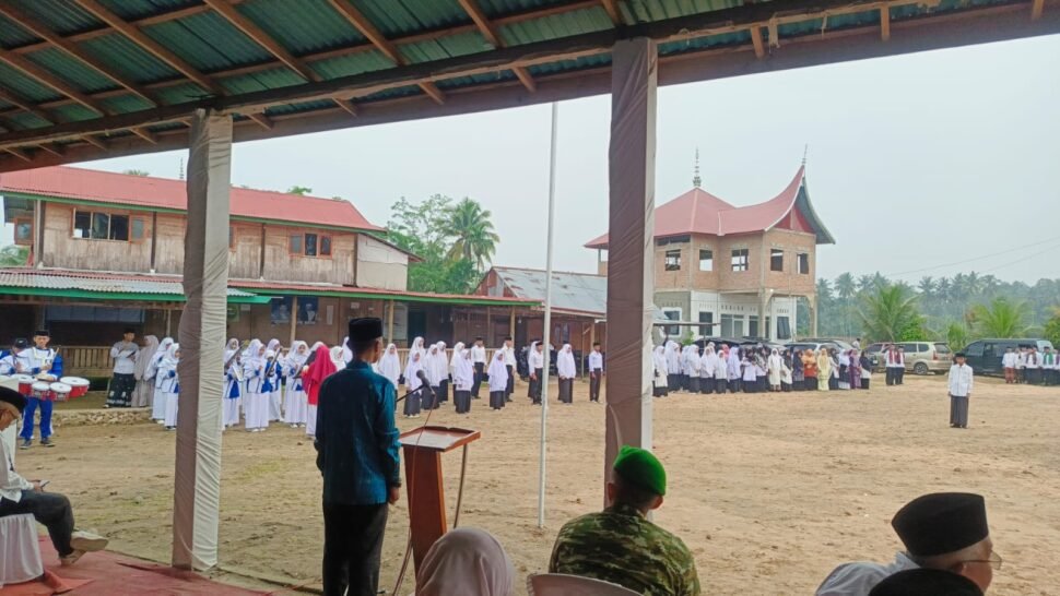 Peringati Hari Santri Nasional, OSIP PPMINI Upacara HSN Ke-12