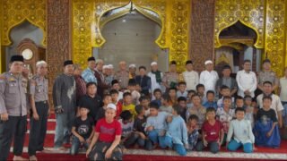 Jumat Keliling di Masjid Raya Baitul Izah, Kapolda Bengkulu Serap Aspirasi dan Dengarkan Keluhan Masyarakat