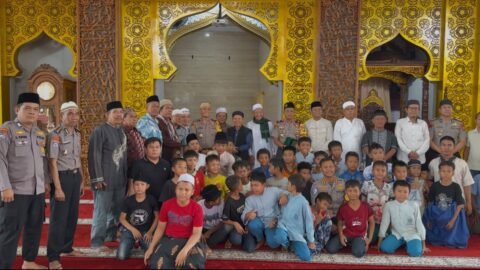 Jumat Keliling di Masjid Raya Baitul Izah, Kapolda Bengkulu Serap Aspirasi dan Dengarkan Keluhan Masyarakat